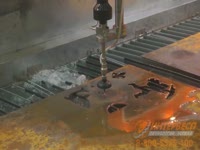 Установка гидроабразивной резки листового металла