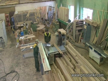 Работа столярного цеха - изготовление дверей и лестниц
