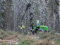 Комбайн John Deere 1170E и форвардер 1110E