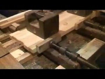 Склейка мебельных щитов в мастерской