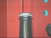 Укупор    кронен пробкой  , корковой пробкой