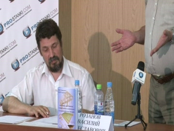 МГУЛ. Доцент Владислав Стриженко - рассказывает о новой книге по прочностным расчет в деревянном домостроении.