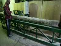 Токарный станок для производства деревянных столбов