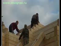 Монтаж конька деревянного дома