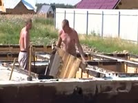 Демонтаж опалубки деревянного дома