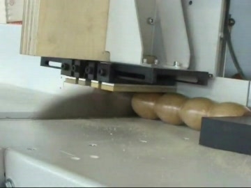 Обрезка мебельных деталей на станке Dimter OptiCut S 90