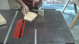 Настенный стеллаж