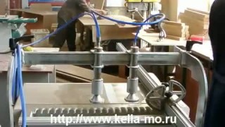 Сверлильно-присадочный станок в работе