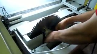 Станок для пакетного раскроя TURANLAR T-PE 431. Смена пилы