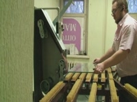 Ленточно-шлифовальный станок для обработки кромки стекла