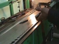 Широкие ленточные пилы. Техника рихтовки молотком