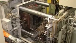 Handling of die-cast parts with a KUKA robot - Роботы