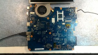 Ремонт ноутбука SAMSUNG R530, конденсатор NEC и микротрещина в текстолите.