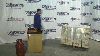 Упаковка в термоколпак с помощью термопистолета Srink Fast