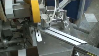 Усозарезной станок V-SUZ-250 в работе