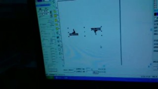 Лазер в работе по нанесению логотипа на палочки для мороженого