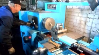работа токарного станка 1К62Д