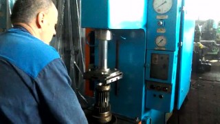 работа пресса гидравлического одностоечного П 6320Б усилие 10т