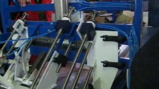 Упаковка пустых лотков в полиэтилен термоусадочный