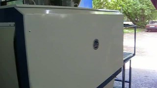 Автоматическая упаковка коробок в полиэтиленовую пленку