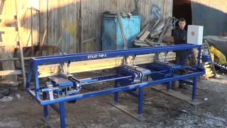 Торцовочный станок проходного типа Стилет ТСП-3 (мультиторцовка) в работе