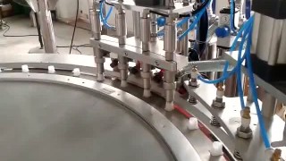 Машина для упаковки продукта в дой пак