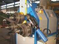 Гибка уголка на профилегибочной машине DS-120