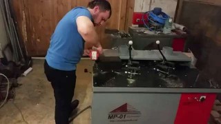 Станок для изготовления модульного подрамника MP 01 a machine for making a stretcher for canvas