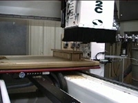 Фрезерование отверстий под дверной замок