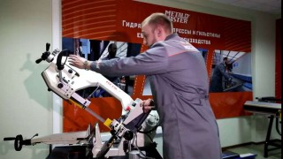 Ленточнопильный ручной станок по металлу BSG 220