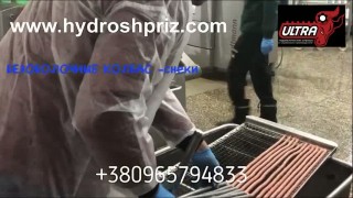 Шприц универсальный делает безоболочные снеки и колбасы в оболочку