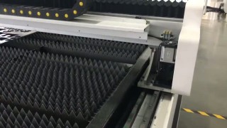 Оптоволоконный лазер легкой серии для резки металла LF3015E