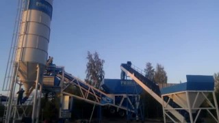 Мобильный бетонный завод PROMAX M100-TWN (100m³/h) после монтажа, готов к запуску.