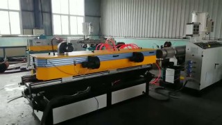 Экструзионная линия для производства двухслойных гофрированных труб из ПНД/ПВХ Двухстенновых гофротруб/Линия для полипро
