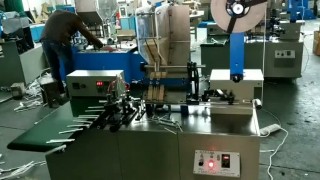 Станок для индивидуальной упаковки размешивателя