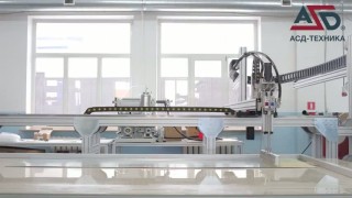Координатный манипулятор ВЕКТОР МБГ по автоматическому нанесению духкомпонентных полиуретановых клеев на сэндвич-панели