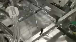 Высокоскоростной станок для ультрозвуковой сварки ушек.80 штук в минуту.51