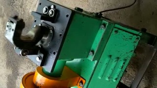 Станок для обрубки концов проволоки в картах