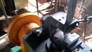 Станок для обрубки концов проволоки в картах