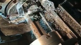 Режим резьбу на шпильку Ф 42 шаг 4.5 на длину 260мм