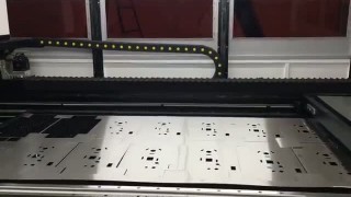 Видео смены столов оптоволоконного лазера по металлу серии GA