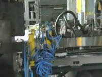 Подающее клещевое устройство для прессов.