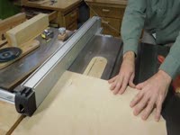 Строительство небольшой стол увидел след