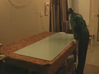 Наклейка плёнки на зеркало