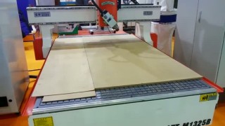 Фрезерный 4 координатный станок с ЧПУ и наклоном шпинделя LTT-M1325B-45