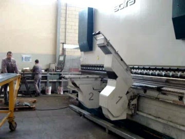 Демонстрация работы системы поддержки заготовки при гибке