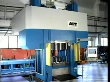 Станок для прессования жидкостью под высоким давлением