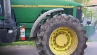 John Deere 8200 & 8220 on the Road - Сельхозтехника