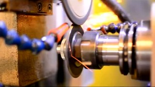 Заточка дискового ножа для резки под давлением на универсальном заточном станке с ЧПУ станке FSM-CNC Kaindl (Германия)