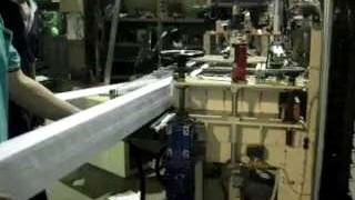 Автоматический упаковщик салфеток в оберточную бумагу